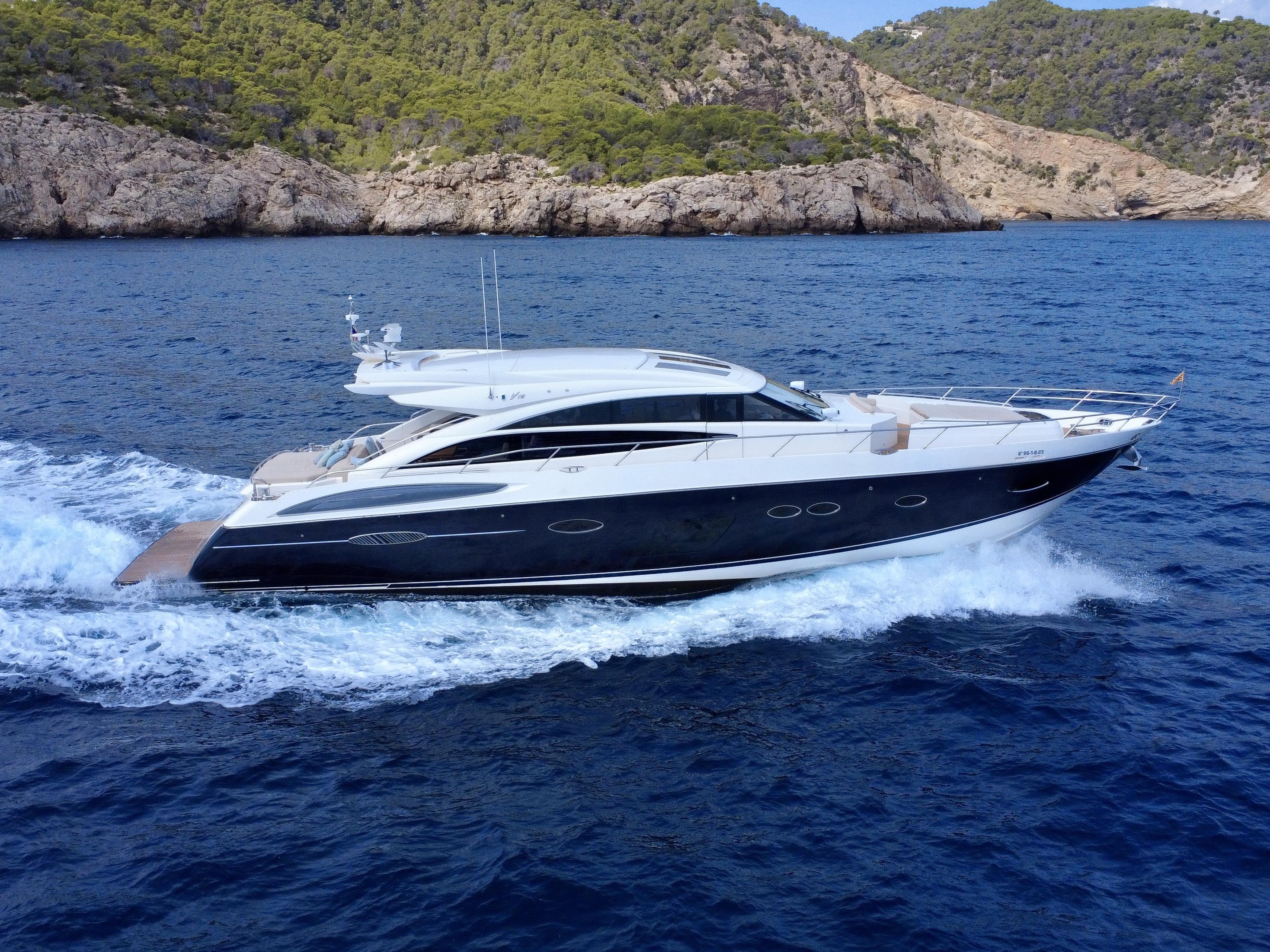 2015 PRINCESS  V72 